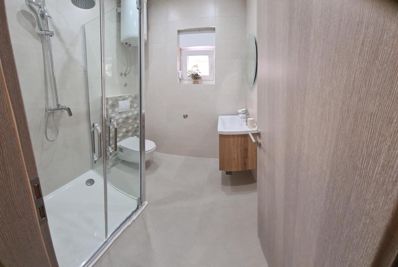 Apartmani Ivana 2 Kaštela Zewnętrze zdjęcie