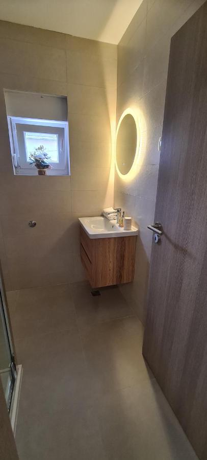 Apartmani Ivana 2 Kaštela Zewnętrze zdjęcie