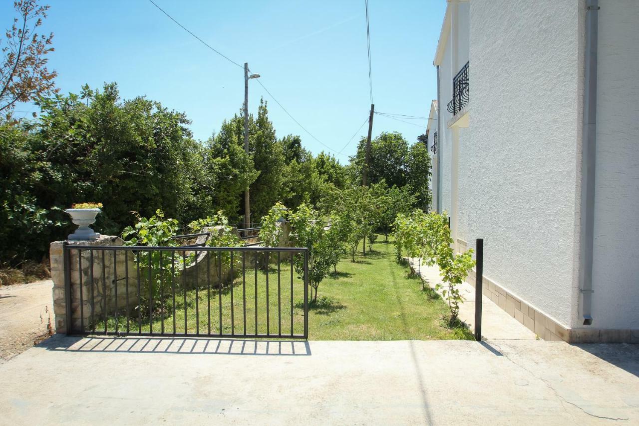 Apartmani Ivana 2 Kaštela Zewnętrze zdjęcie